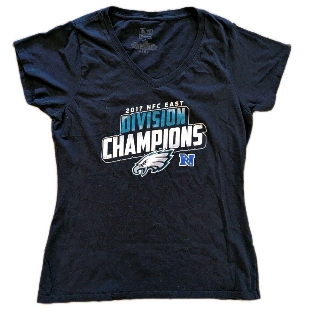 Philadelphia Eagles Women’s M 2017 NFC East Division Champions V-Neck T-Shirt